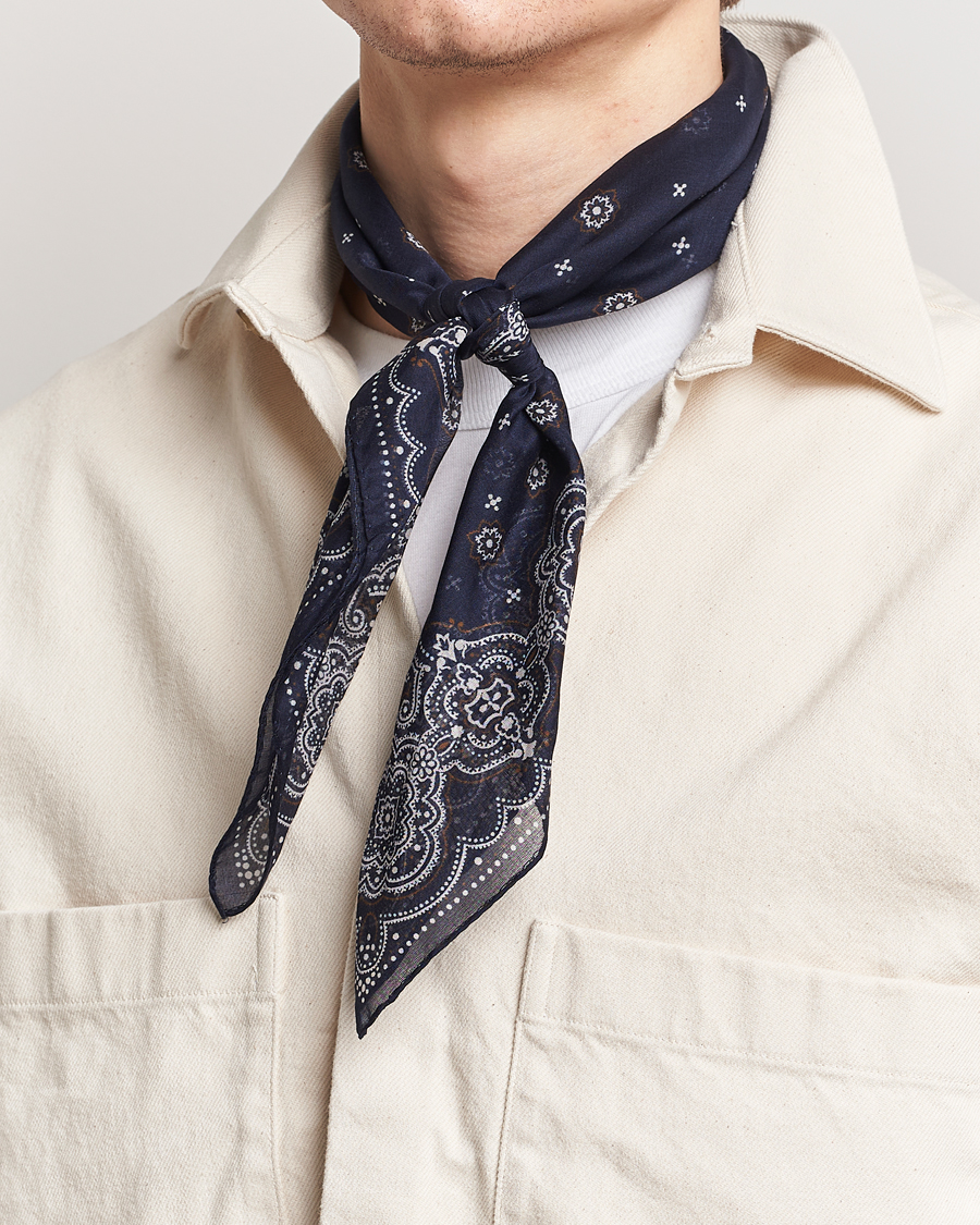 Herren |  | Amanda Christensen | Cotton Voilé Printed Medallion Bandana Navy