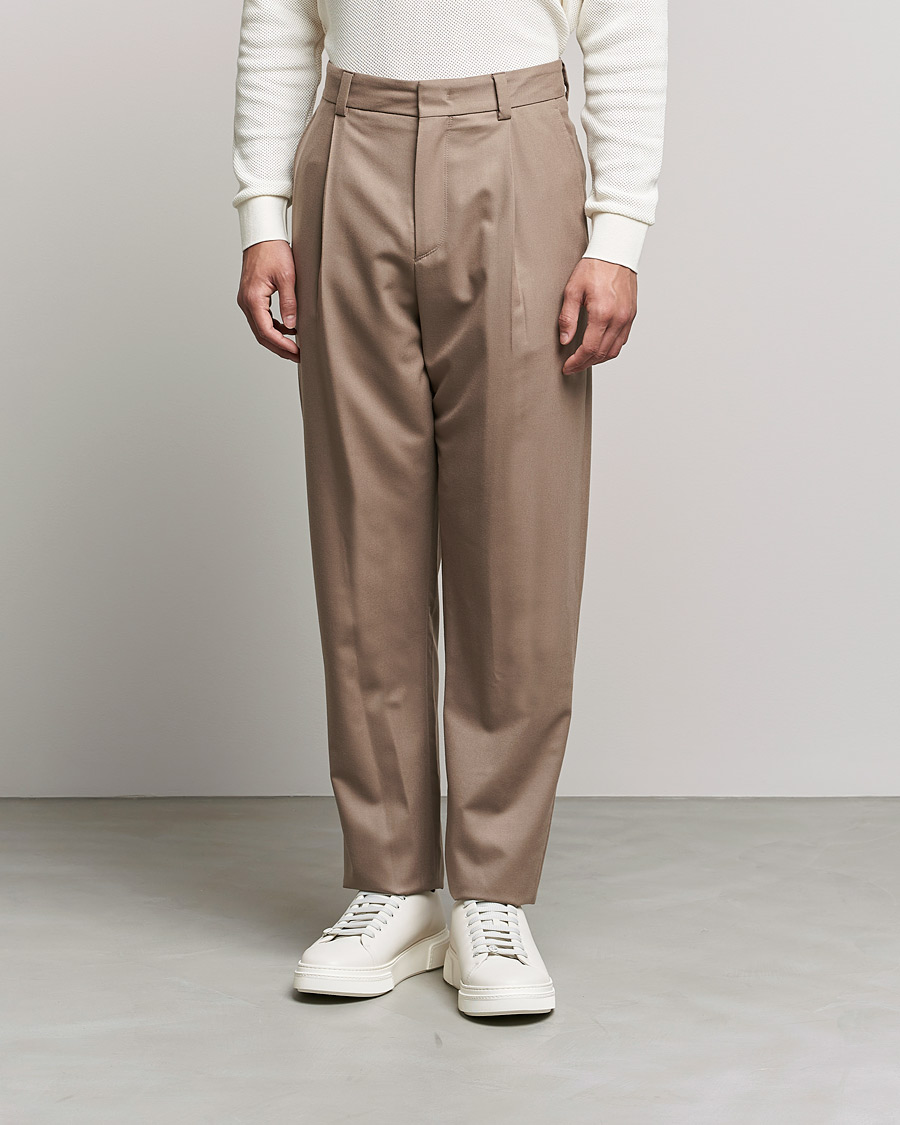 Herren | Giorgio Armani | Giorgio Armani | Tapered Pleated Flannel Trousers Beige