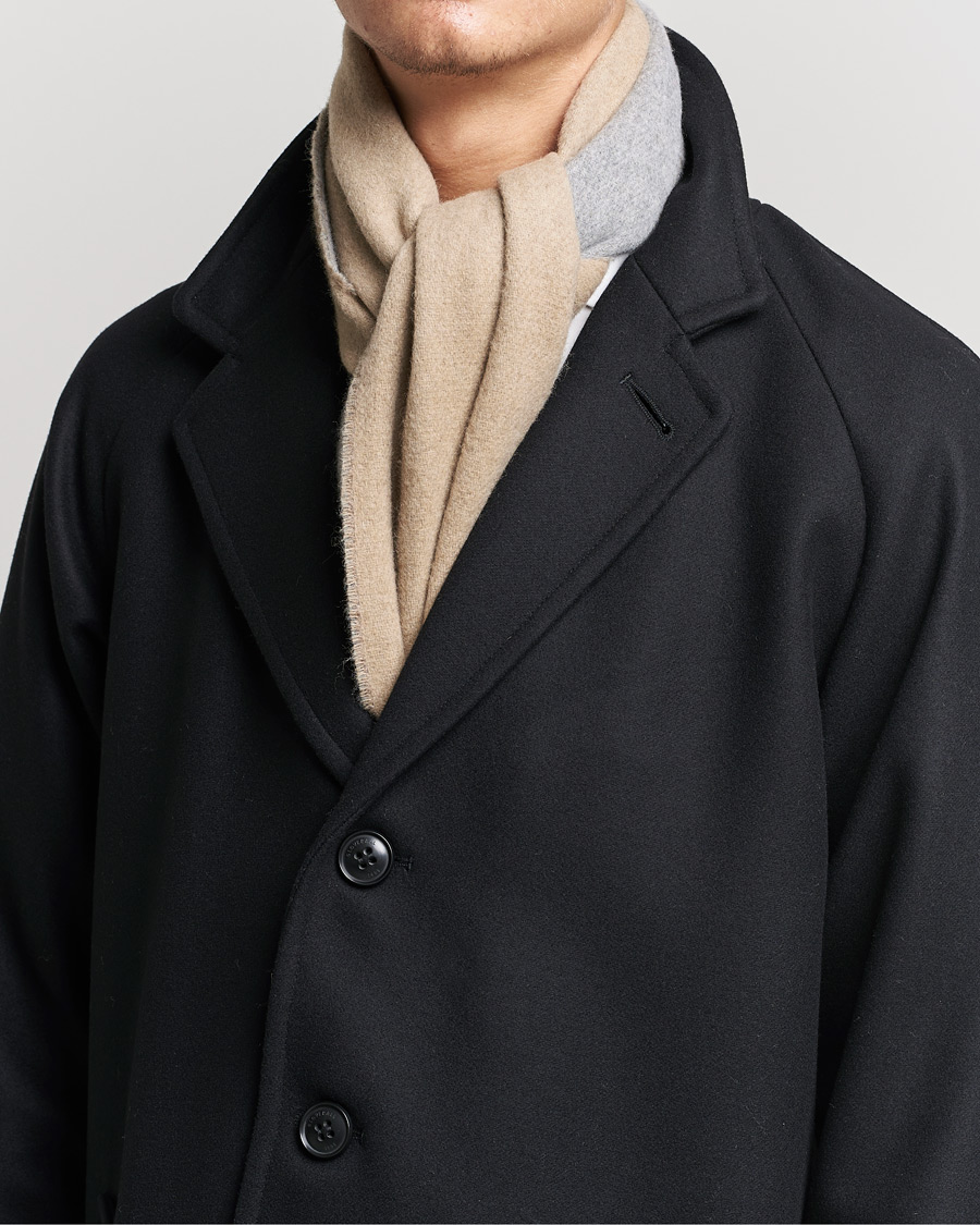 Herren | Morris Double Face Wool Scarf Khaki/Grey | Morris | Double Face Wool Scarf Khaki/Grey