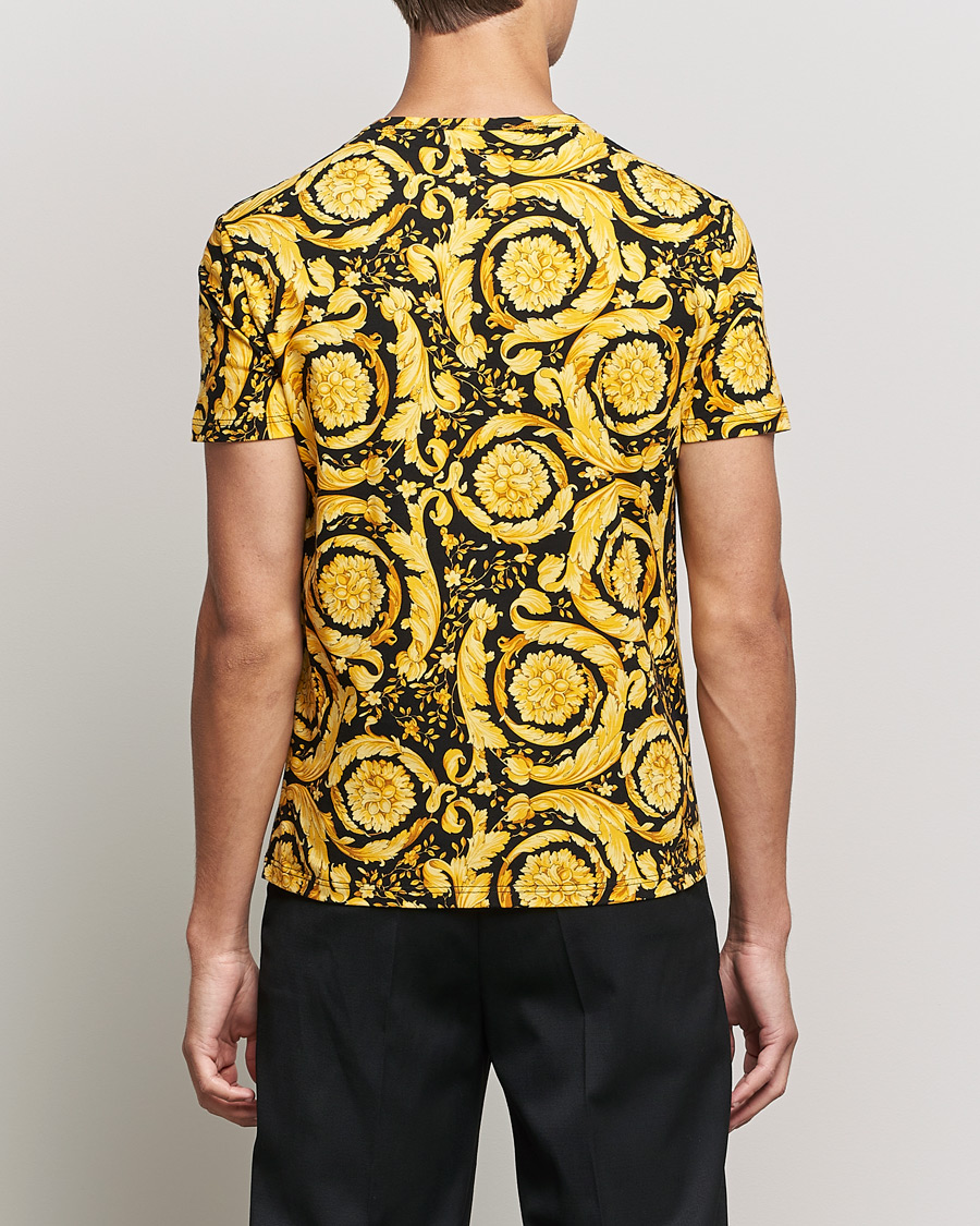 Herren | T-Shirts | Versace | Barocco Print Tee Black/Gold