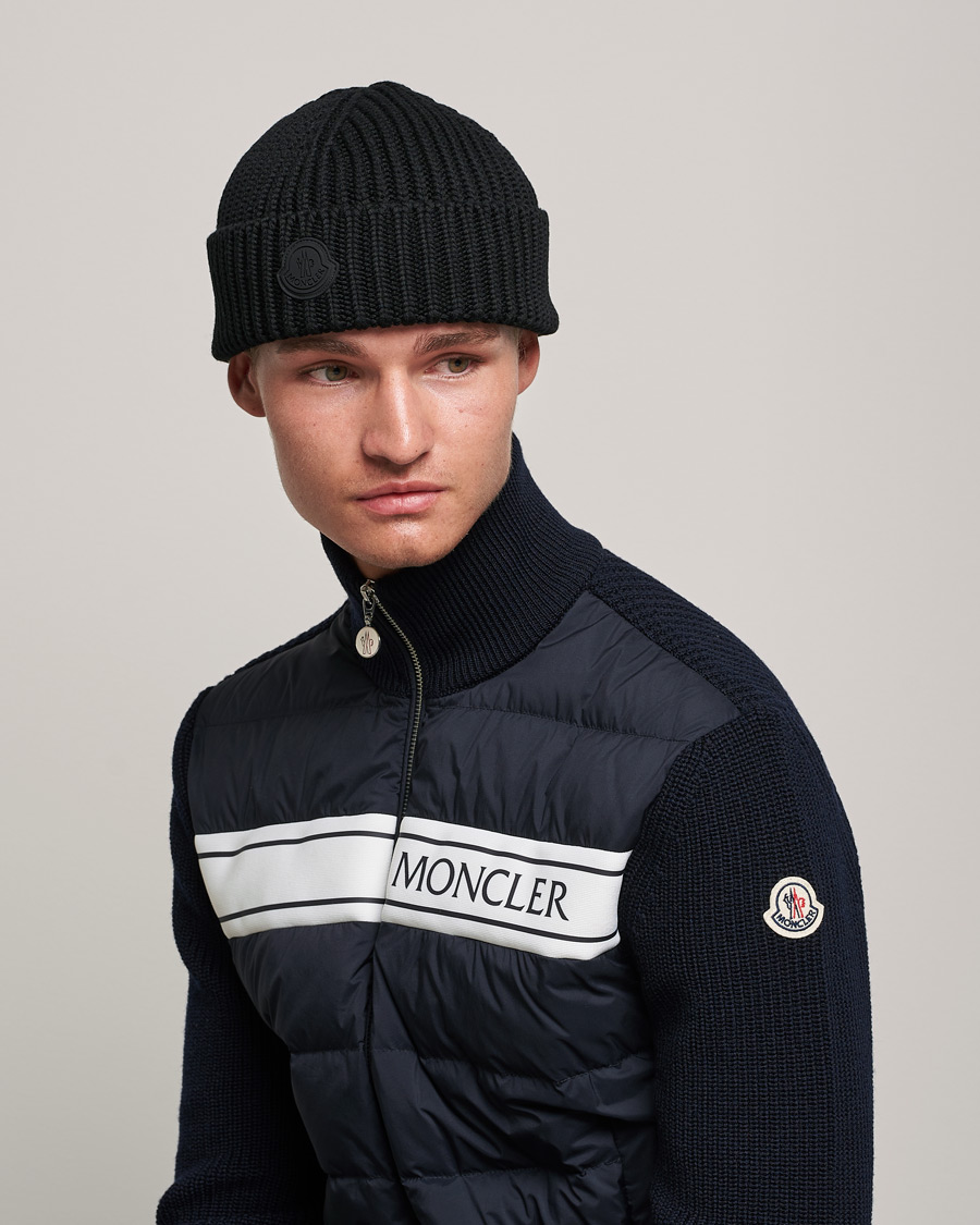 Herren | Moncler Tonal Logo Beanie Black | Moncler | Tonal Logo Beanie Black