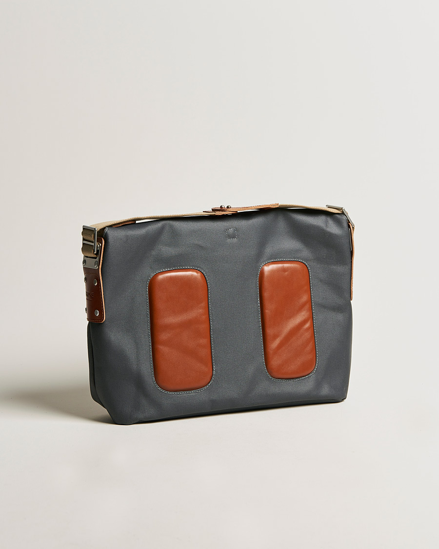 Herren | Brooks England Barbican Cotton Canvas 13L Shoulder Bag Grey | Brooks England | Barbican Cotton Canvas 13L Shoulder Bag Grey