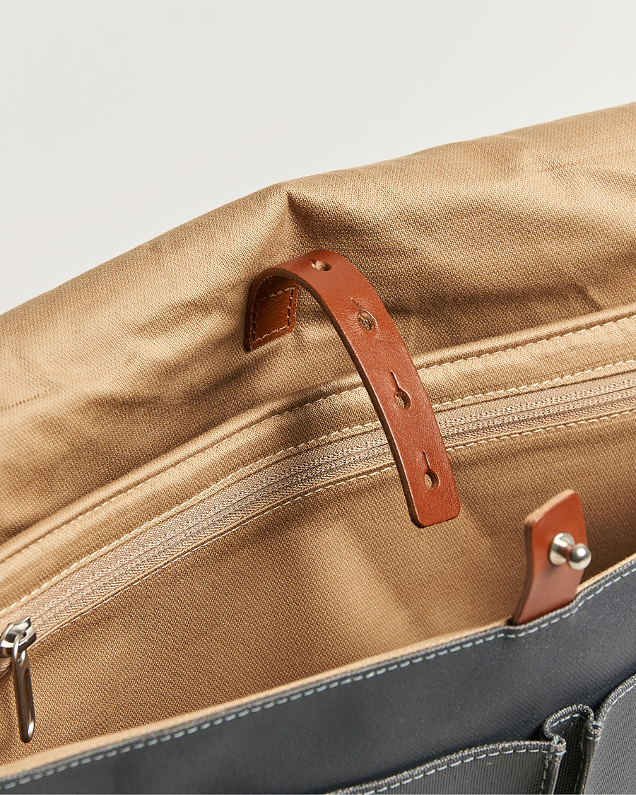 Herren | Brooks England Barbican Cotton Canvas 13L Shoulder Bag Grey | Brooks England | Barbican Cotton Canvas 13L Shoulder Bag Grey