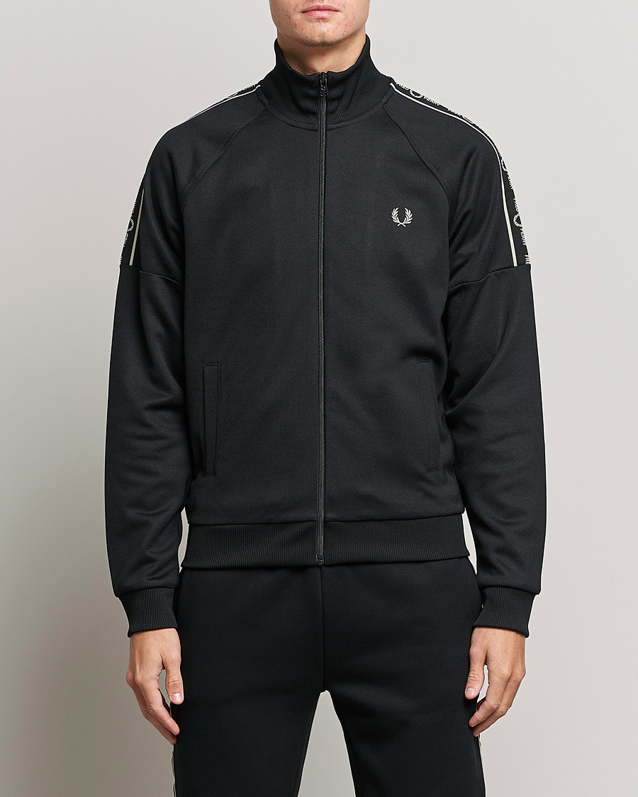 Herren |  | Fred Perry | Tapped Sleeve Track Jacket Black