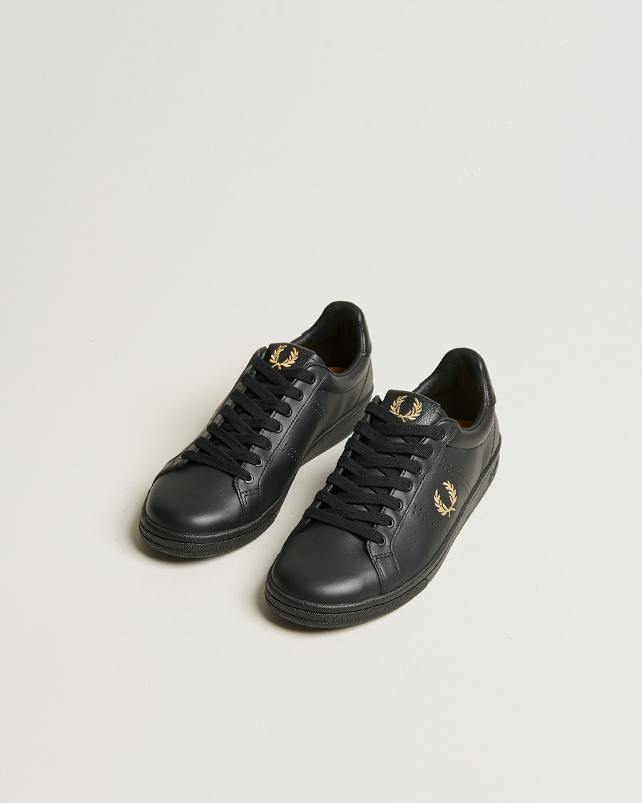 Herren | Schwarze Sneakers | Fred Perry | B721 Leather Tab Sneaker Black Gold