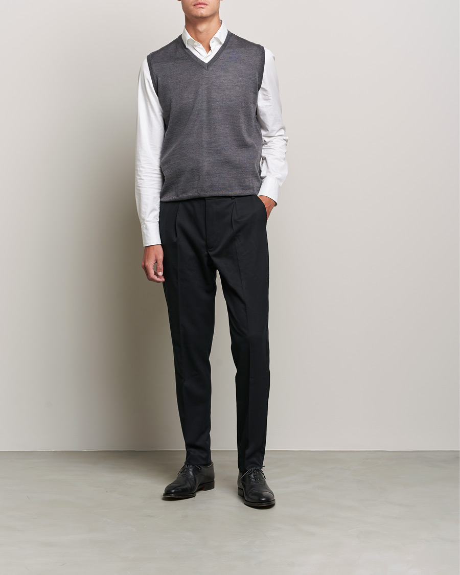 Herren | Pullover | Oscar Jacobson | Roger Extrafine Merino Vest Grey