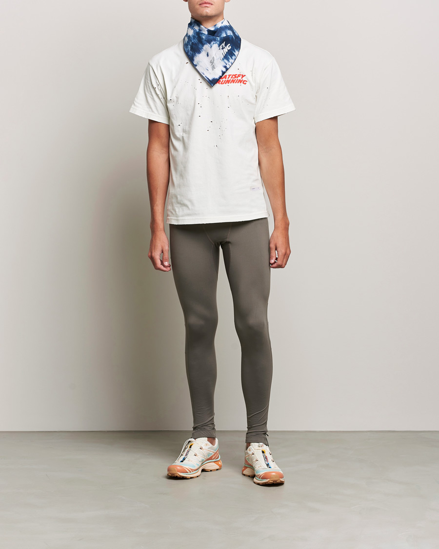 Herren | T-Shirts | Satisfy | MothTech Distressed T-Shirt Off White