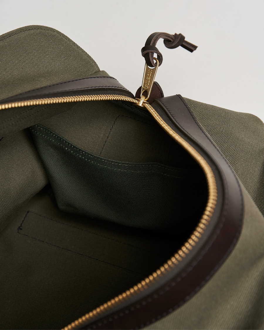 Filson overnight bag online