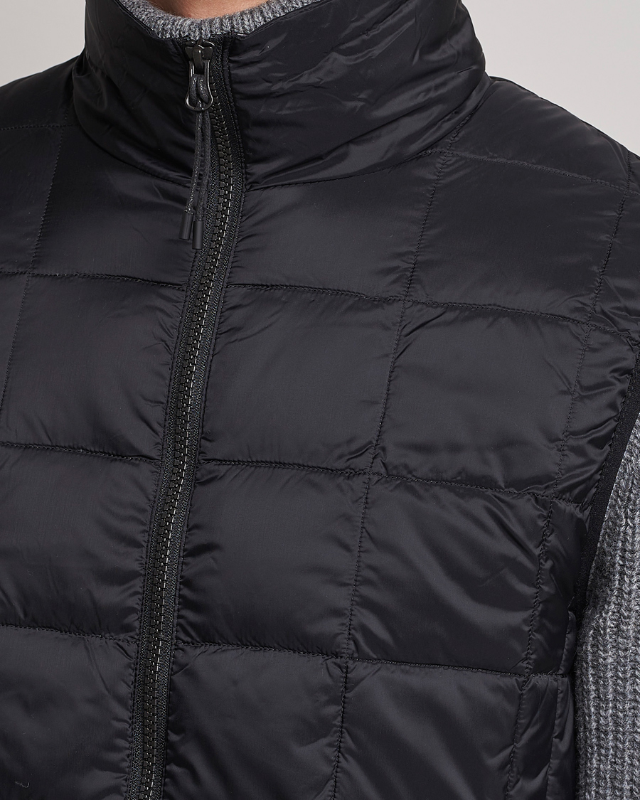 Herren | Jacken | TAION | High Neck Full Zip Lightweight Down Vest Black