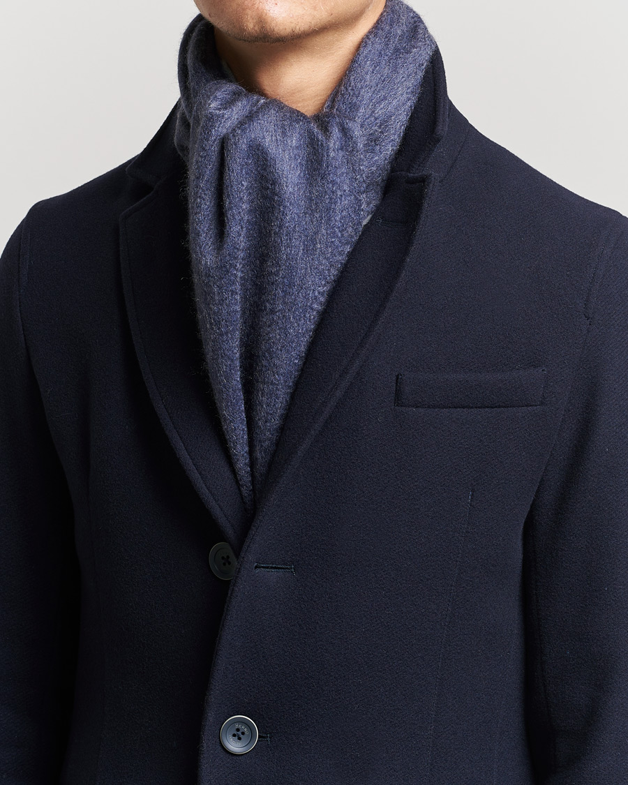 Herren | Begg & Co Arran Reversible Cashmere Scarf Navy/Grey | Begg & Co | Arran Reversible Cashmere Scarf Navy/Grey
