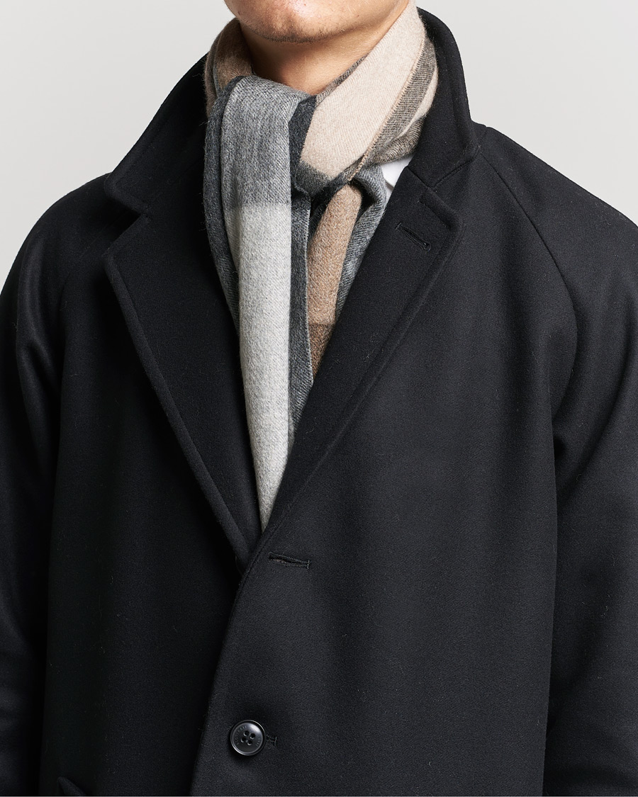 Herren | Begg & Co Arran Checked Cashmere Scarf Charcoal Camel | Begg & Co | Arran Checked Cashmere Scarf Charcoal Camel