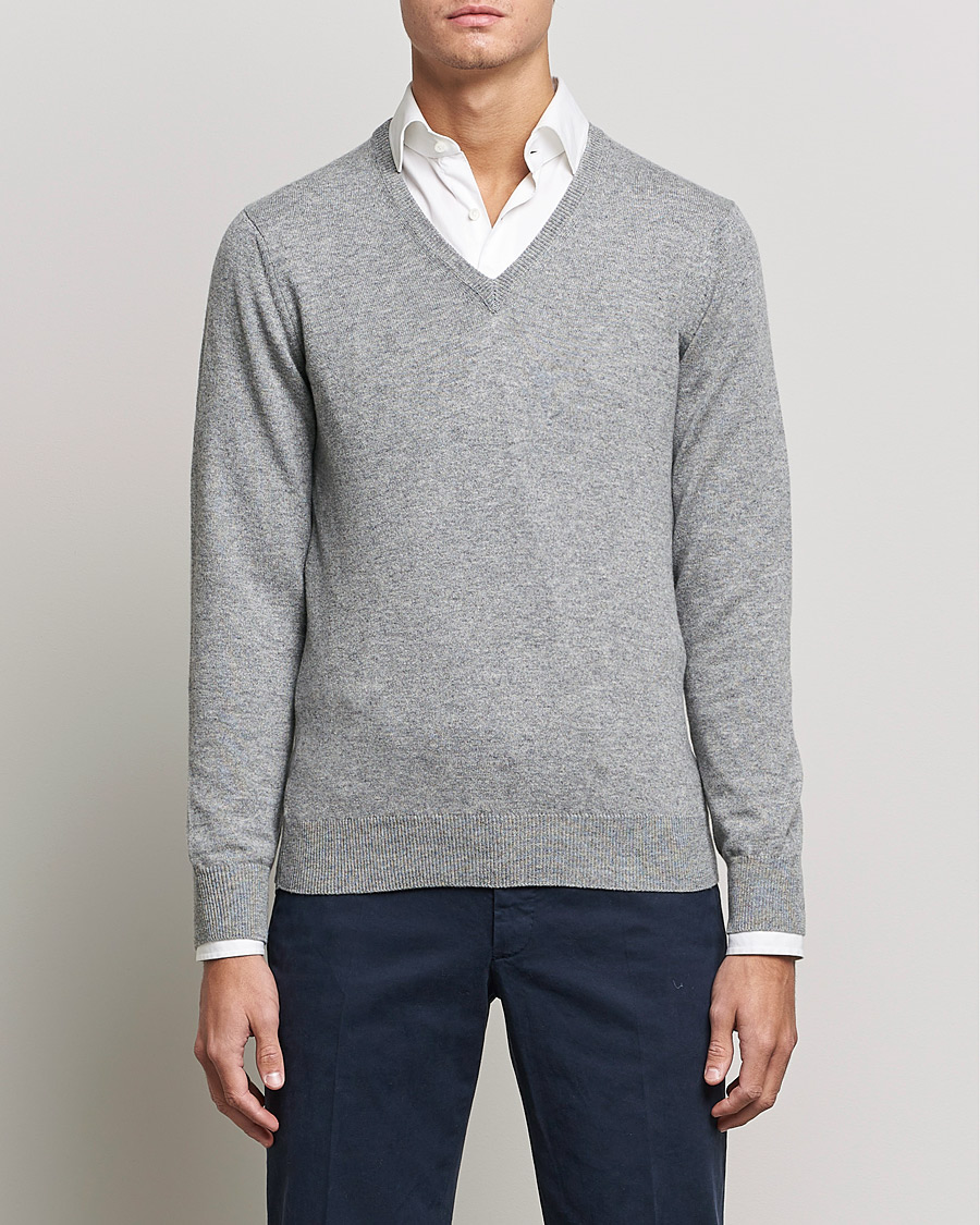 Herren | Kaschmirpullover | Piacenza Cashmere | Cashmere V Neck Sweater Light Grey
