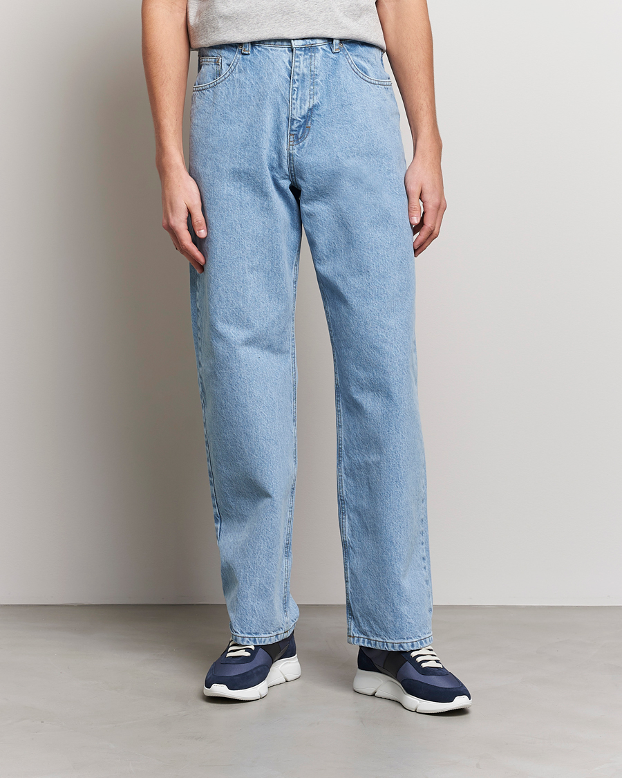 Herren |  | Axel Arigato | Zine Relaxed Fit Jeans Light Blue