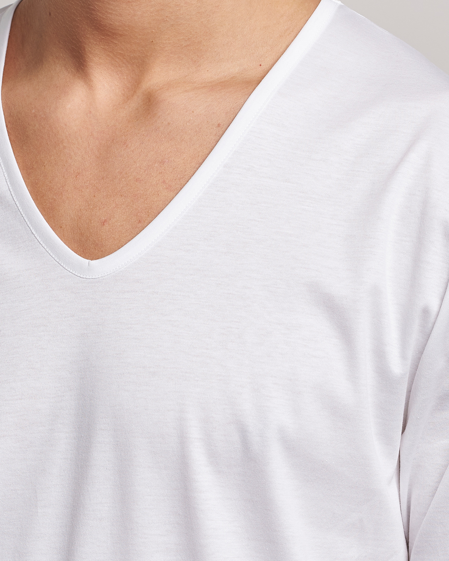 Herren | T-Shirts | Zimmerli of Switzerland | Sea Island Cotton V-Neck T-Shirt White
