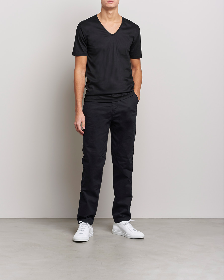 Herren | T-Shirts | Zimmerli of Switzerland | Sea Island Cotton V-Neck T-Shirt Black