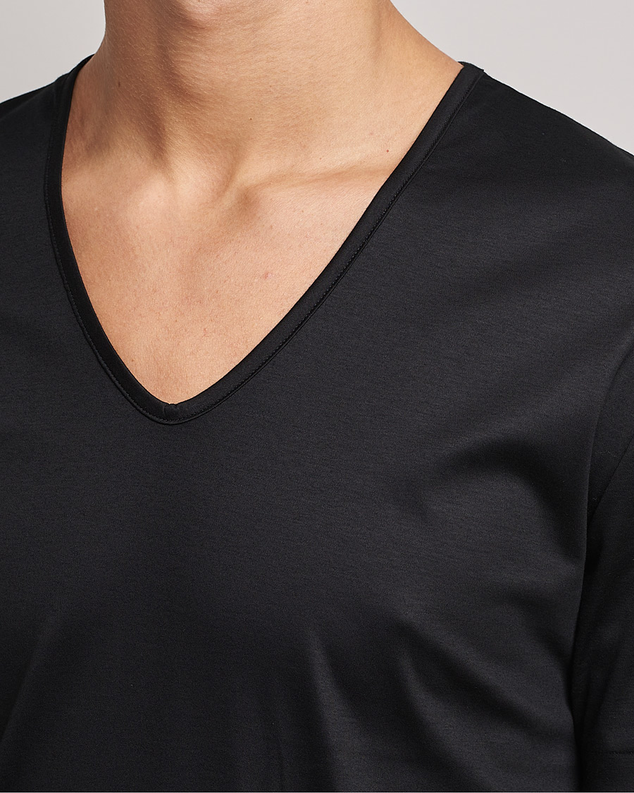 Herren | T-Shirts | Zimmerli of Switzerland | Sea Island Cotton V-Neck T-Shirt Black