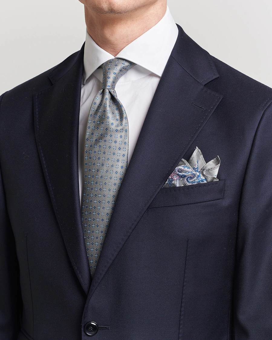 Herren |  | Amanda Christensen | Box Set Silk Twill 8cm Tie With Pocket Square Grey
