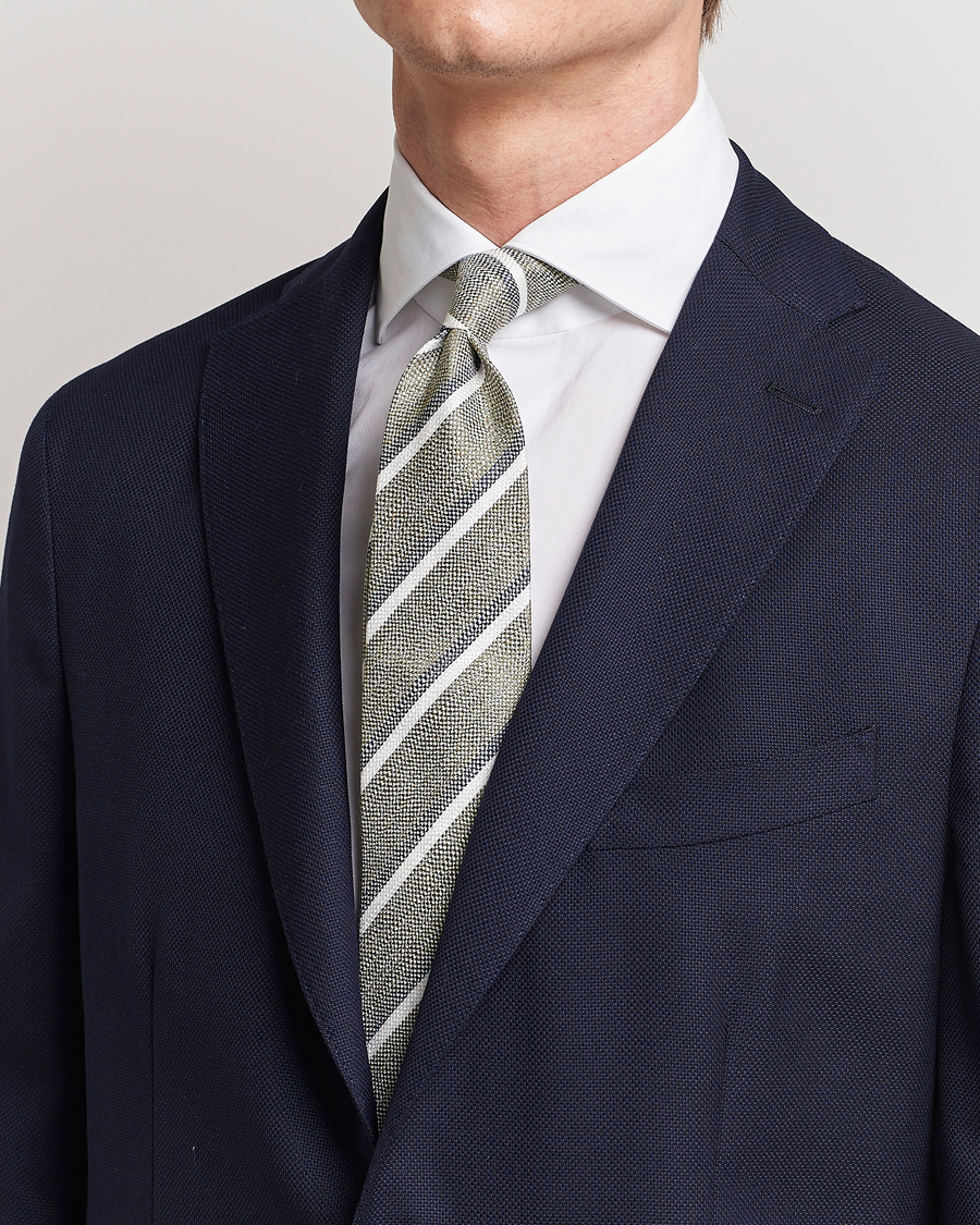 Herren |  | Amanda Christensen | Silk/Linen Striped 8cm Tie Olive