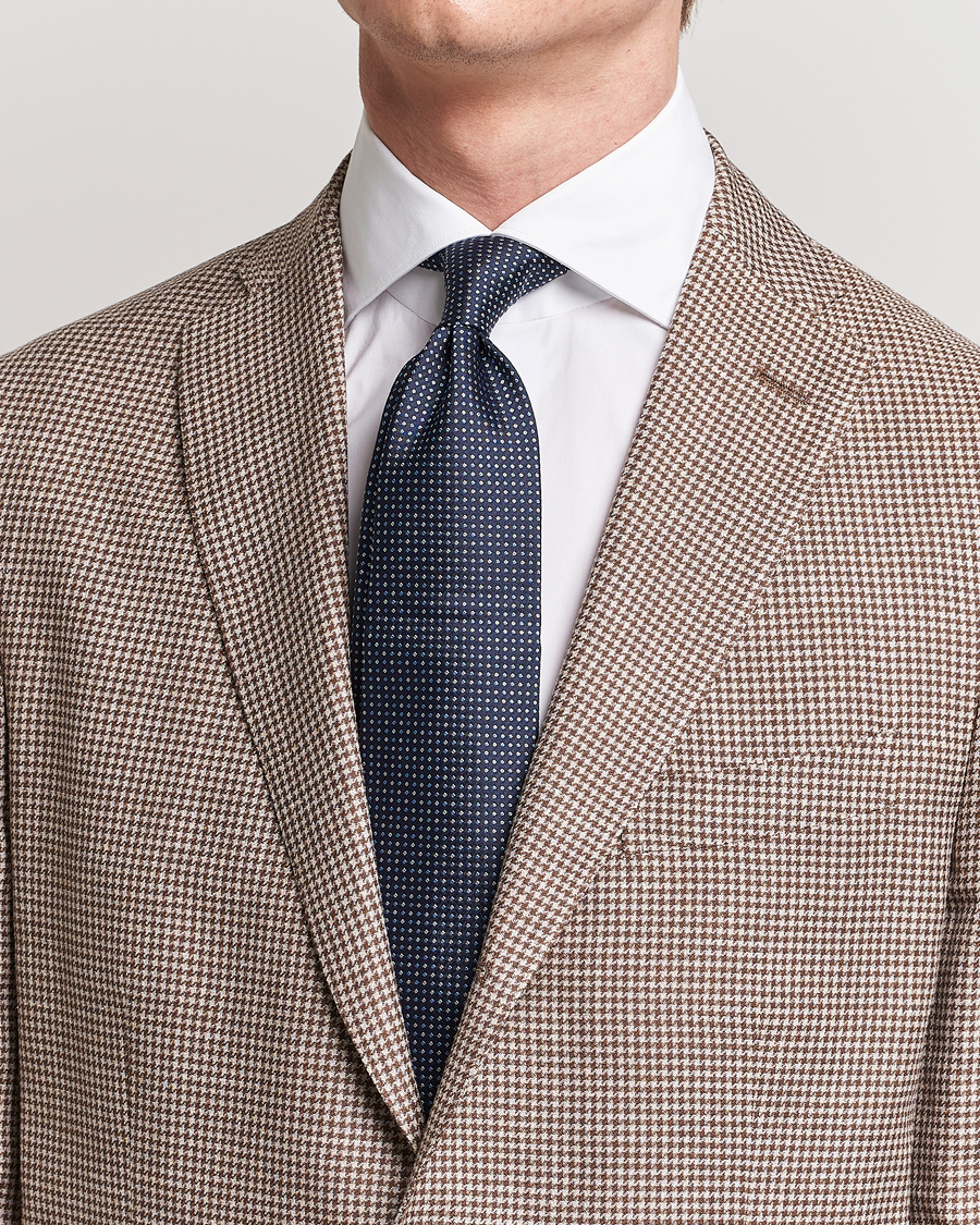 Herren |  | Amanda Christensen | Silk Micro Printed 8cm Tie Navy