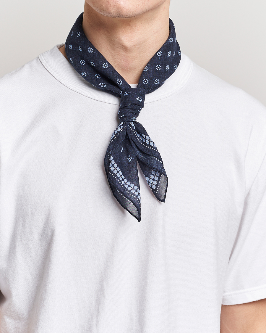 Herren | Amanda Christensen Cotton Voilé Printed Flower Bandana Navy | Amanda Christensen | Cotton Voilé Printed Flower Bandana Navy