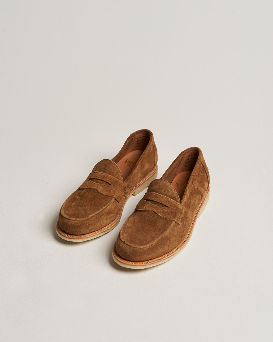 Herren |  | Sanders | Edwin Unlined Suede Penny Loafer Tobacco