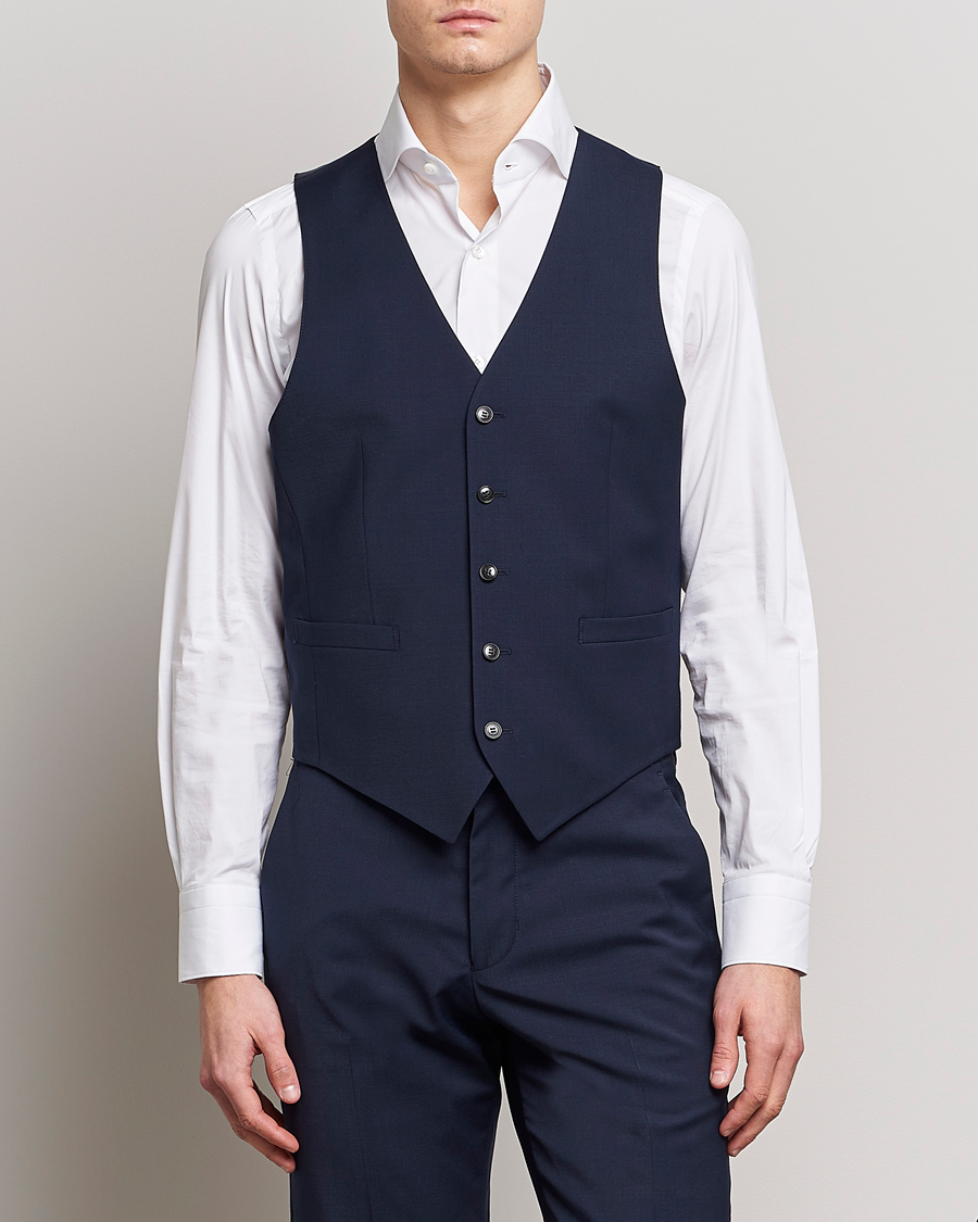 Herren | The Classics of Tomorrow | Tiger of Sweden | Wayde Wool Travel Waistcoat Royal Blue