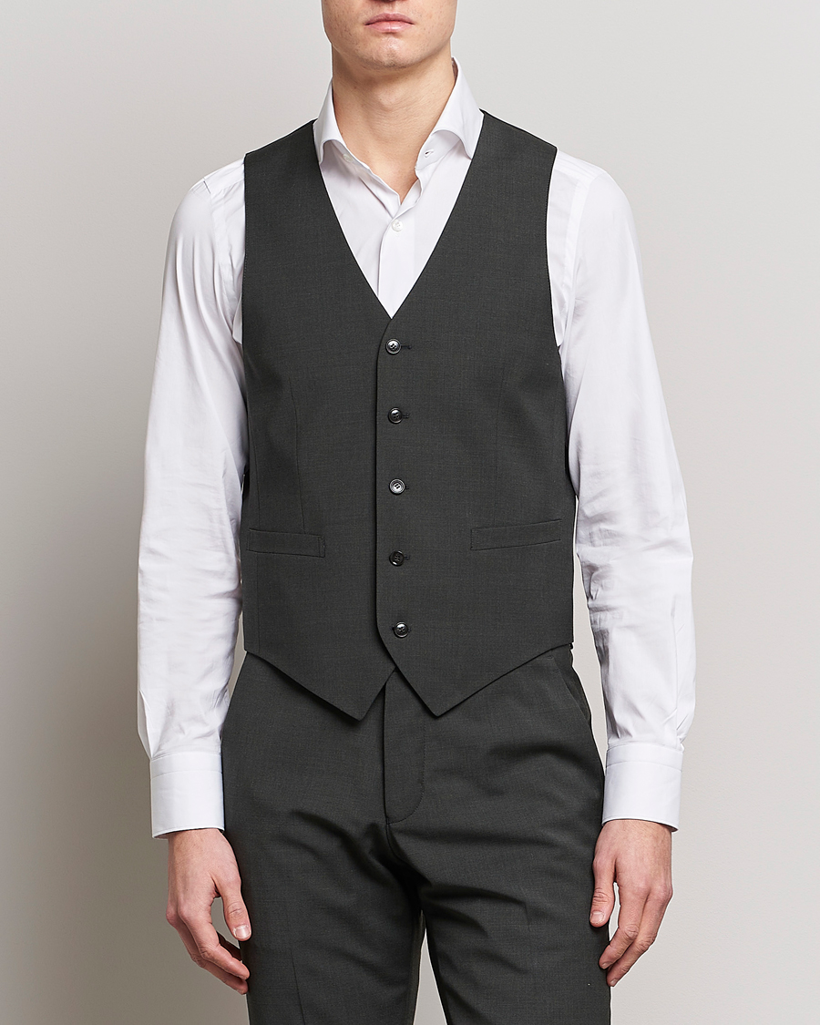 Herren | Westen | Tiger of Sweden | Wayde Wool Travel Waistcoat Olive Extreme