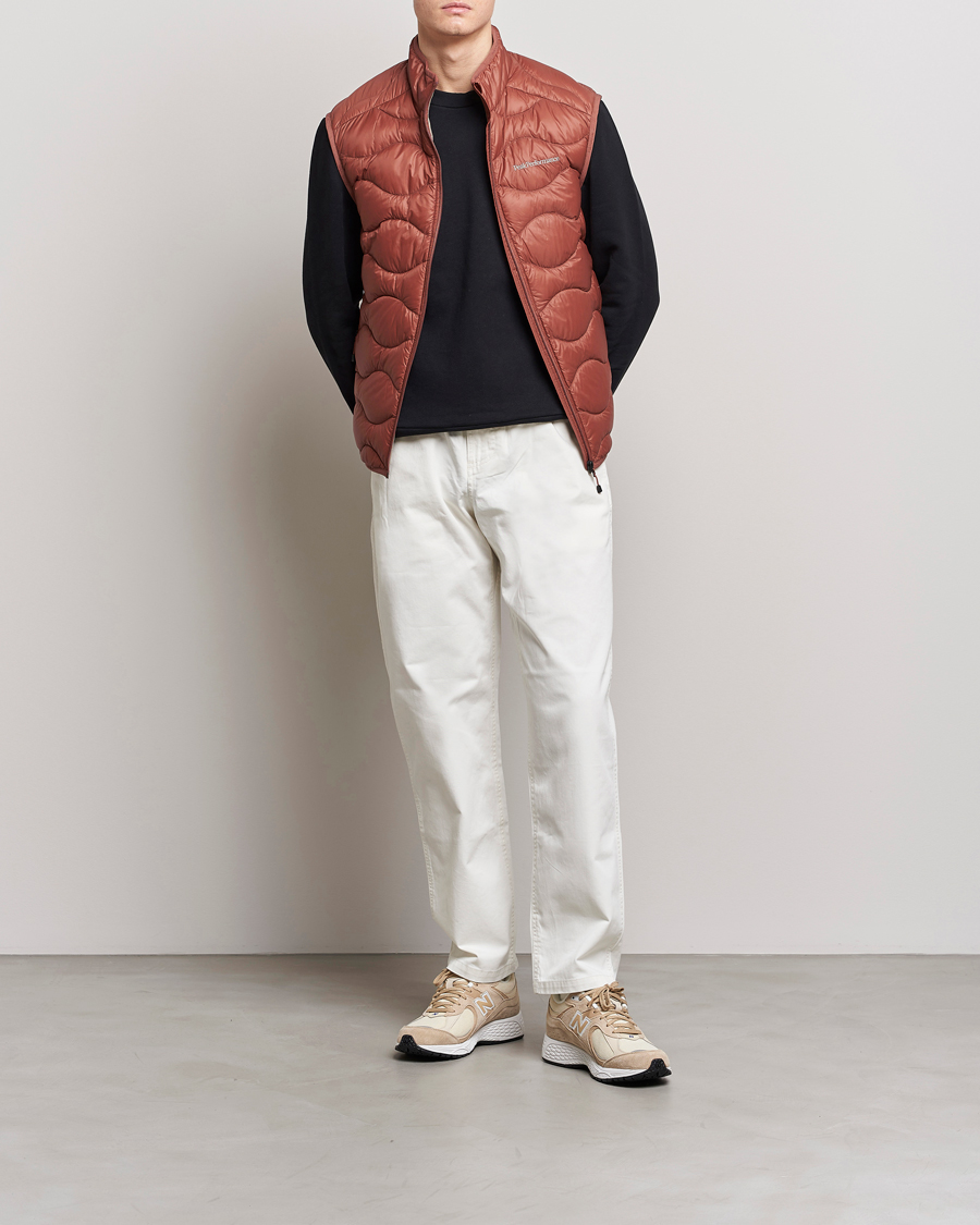 Herren | Westen | Peak Performance | Helium Down Vest Classic Clay