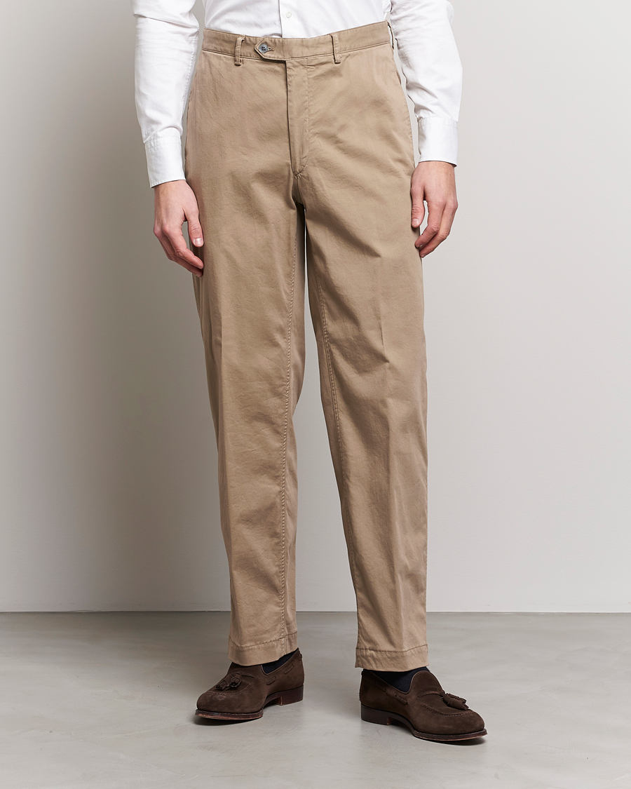 Herren |  | Oscar Jacobson | Tanker Pleat Cotton Trousers Beige