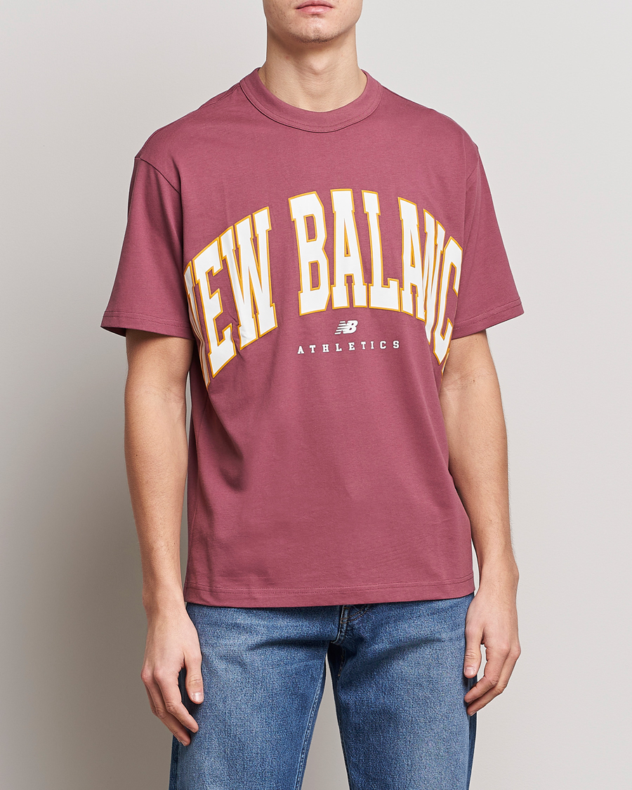 Herren |  | New Balance | Athletics Warped T-Shirt Washed Burgundy
