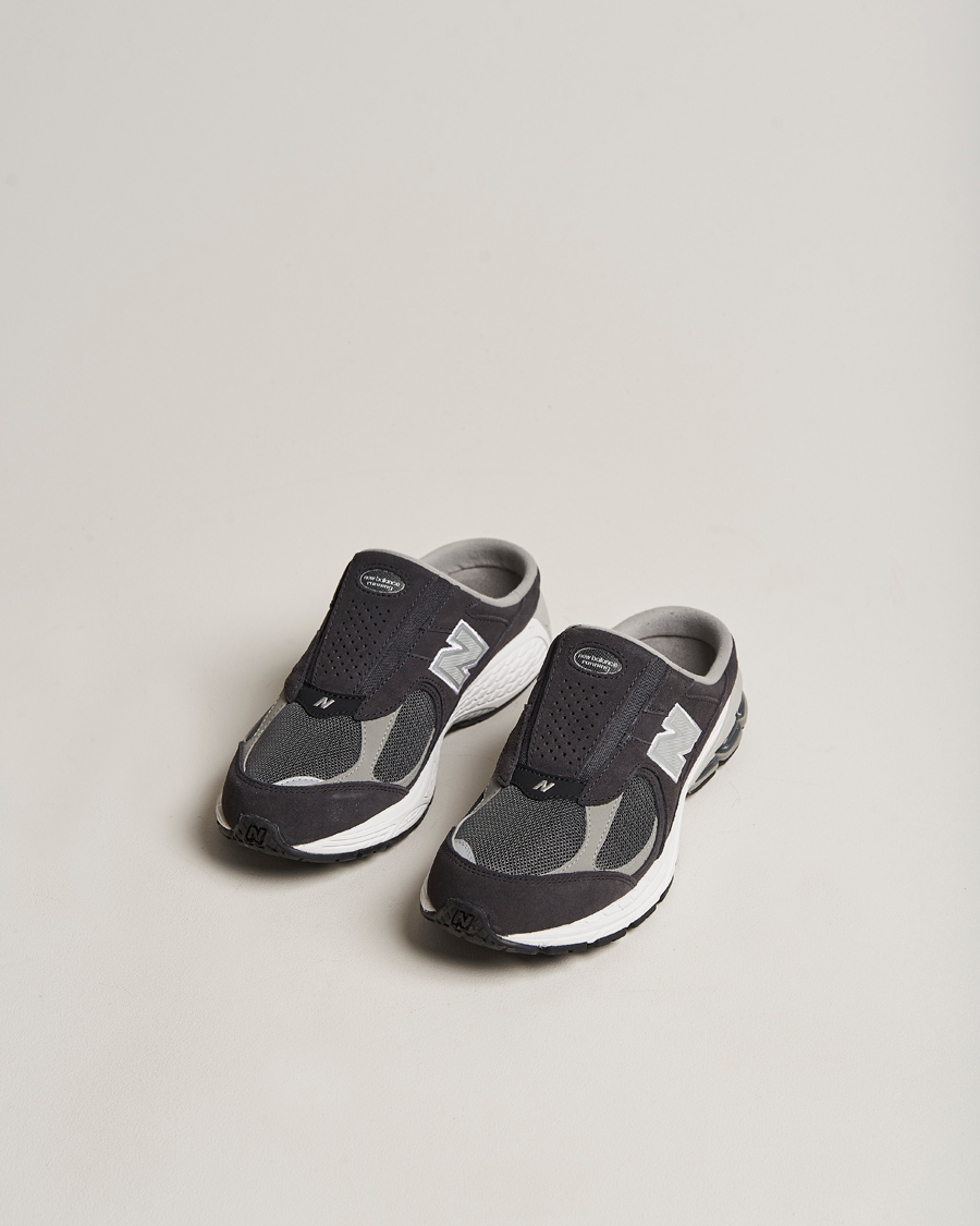 Herren | Schwarze Sneakers | New Balance | 2002R Slippers Phantom