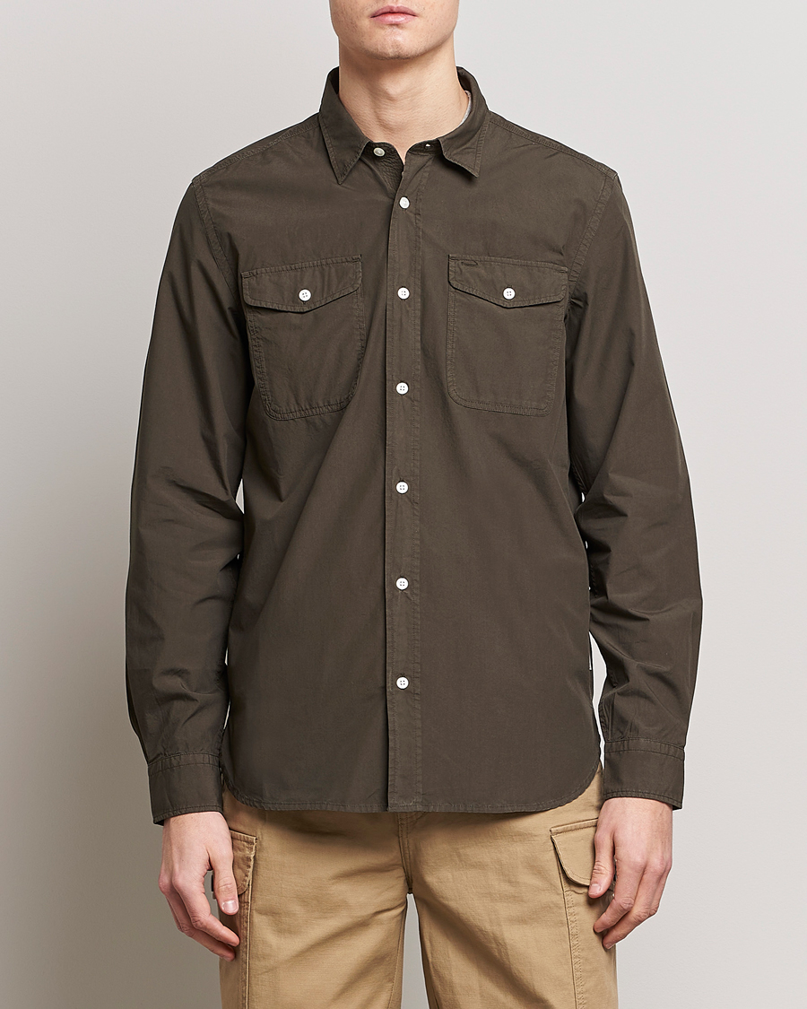 Herren |  | Woolrich | Poplin Garment Dyed Pocket Shirt Dark Green