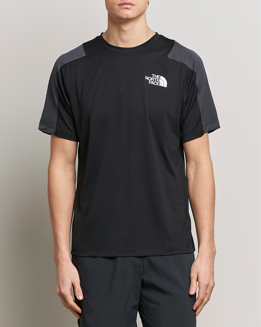 Herren |  | The North Face | Mountain Athletics T-Shirt Black/Asphalt
