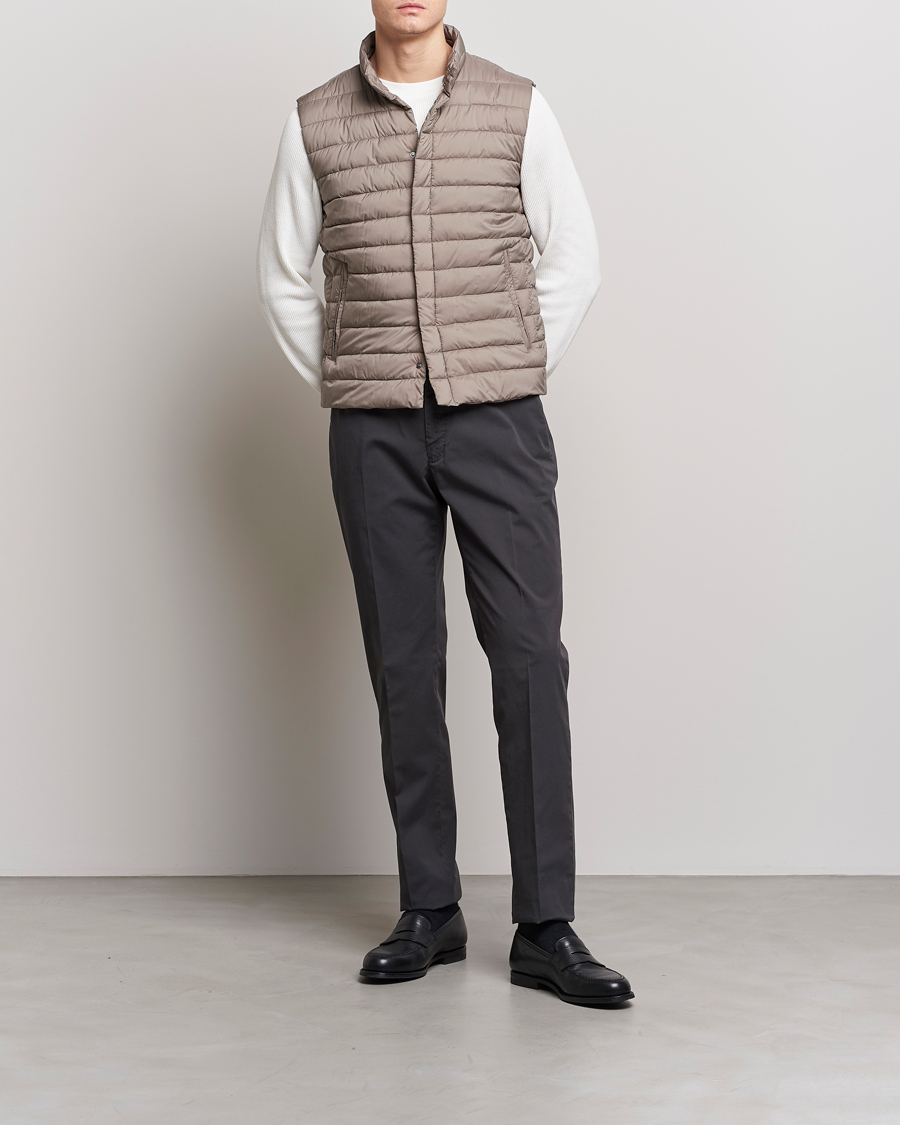 Herren | Westen | Herno | Nuage Matt Nylon Vest Taupe