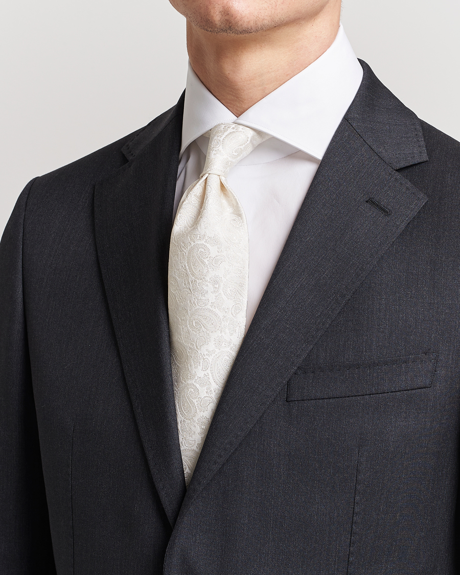 Herren | Amanda Christensen Silk Tonal Paisley Tie 8 cm Cream | Amanda Christensen | Silk Tonal Paisley Tie 8 cm Cream