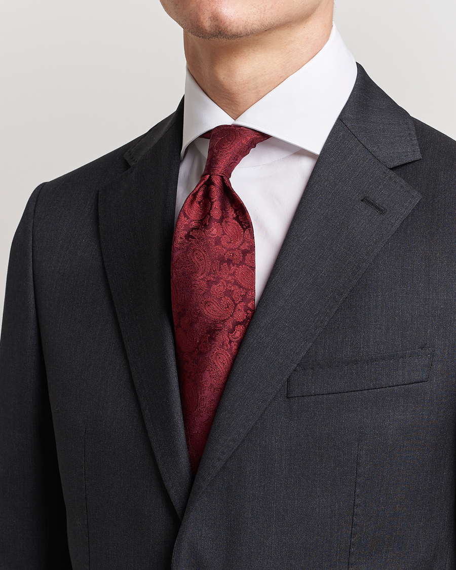 Men |  | Amanda Christensen | Silk Tonal Paisley Tie 8 cm Wine