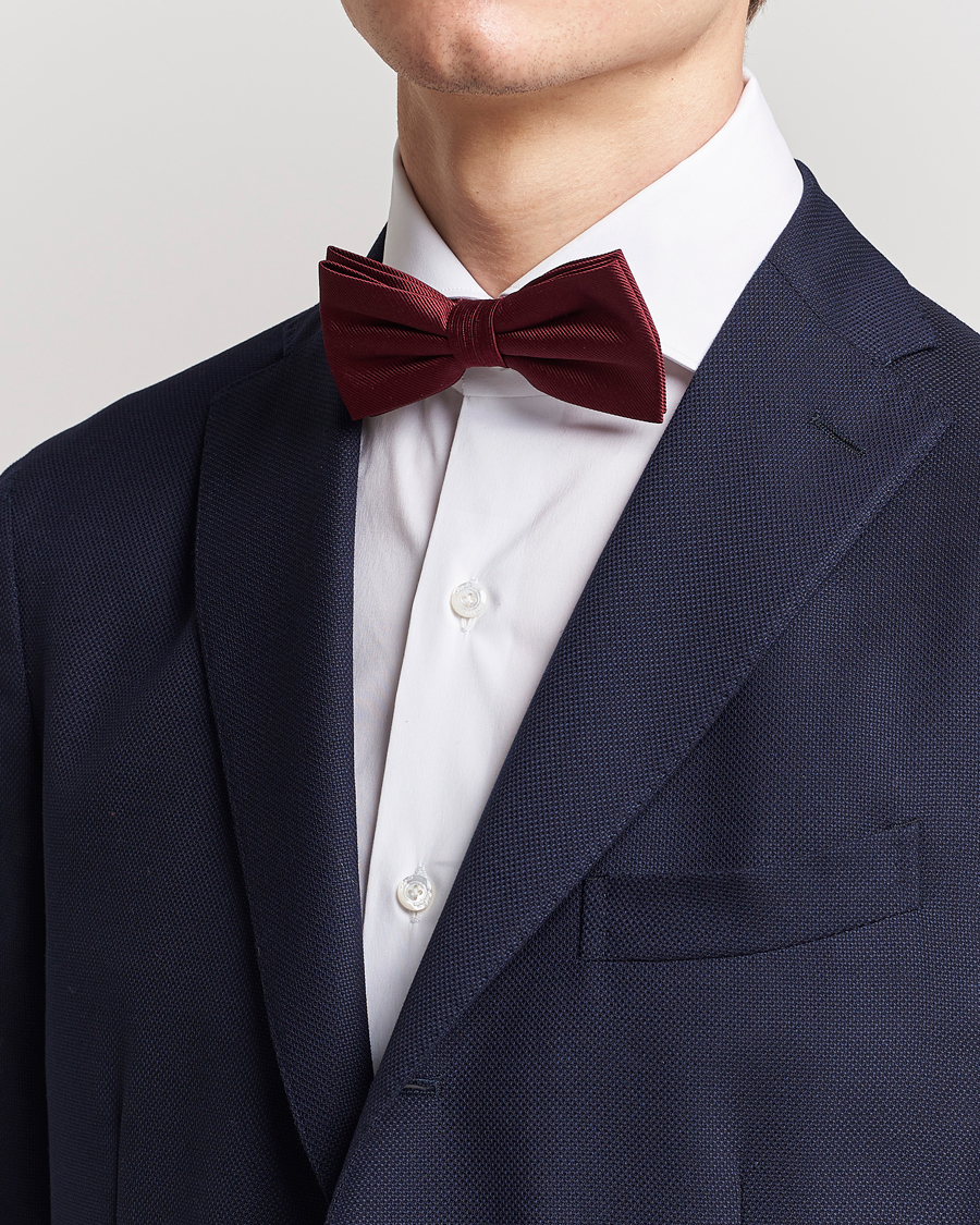 Herren |  | Amanda Christensen | Pre Tie Silk Bordeaux