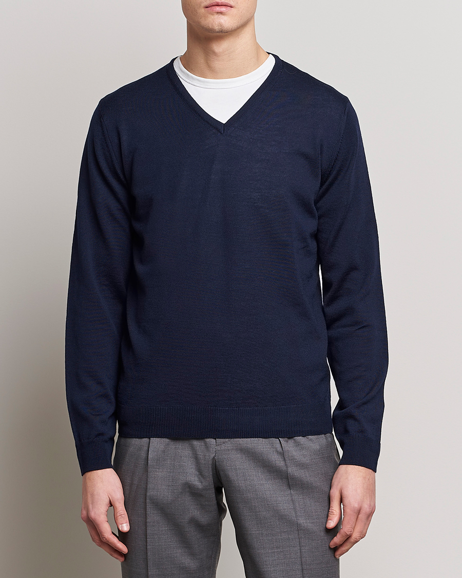 Herren | Rundausschnitt | Stenströms | Merino Patch V-Neck Navy/Light Grey