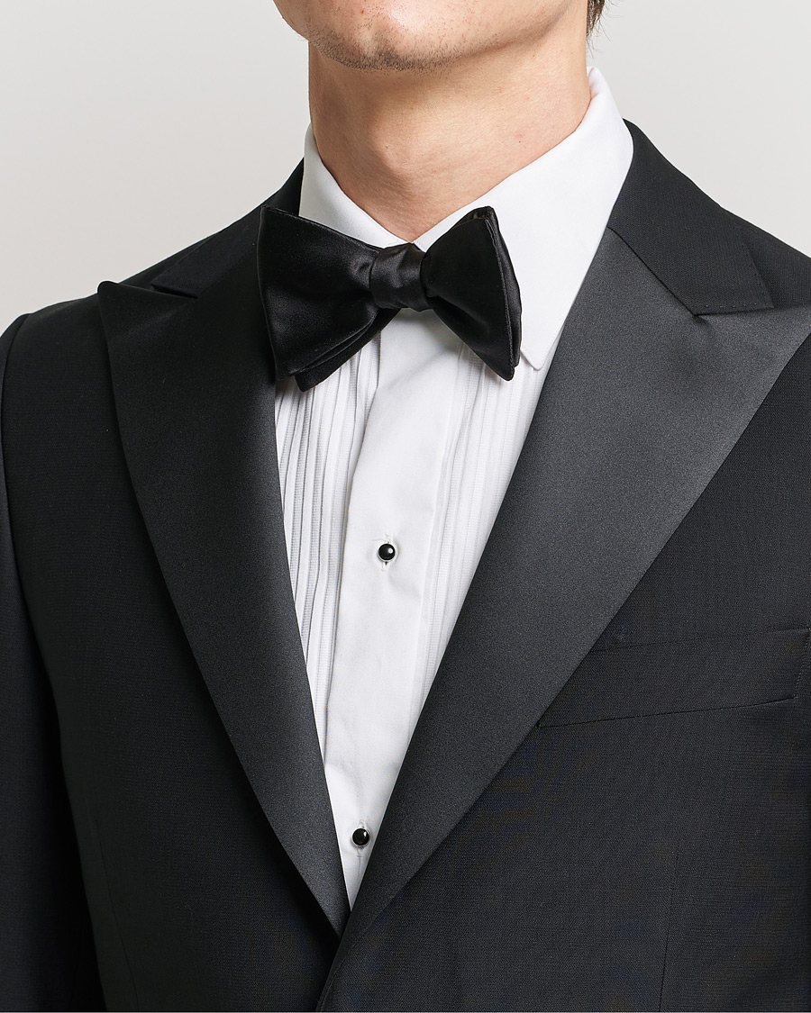 Herren | Eton Pre-Tied Silk Bow Tie Black | Eton | Pre-Tied Silk Bow Tie Black
