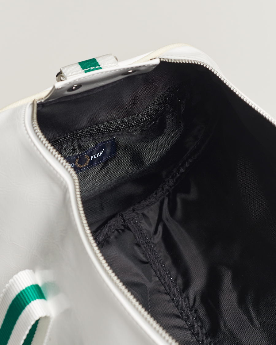 Herren | Fred Perry Classic Barrel Bag Snow White | Fred Perry | Classic Barrel Bag Snow White