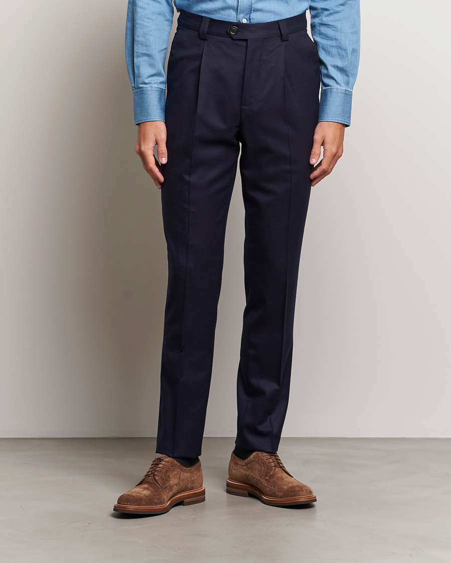 Herren | Quiet Luxury | Brunello Cucinelli | Slim Fit Pleated Flannel Trousers Navy