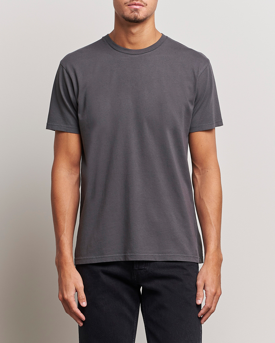 Herren | Wardrobe basics | Colorful Standard | Classic Organic T-Shirt Lava Grey