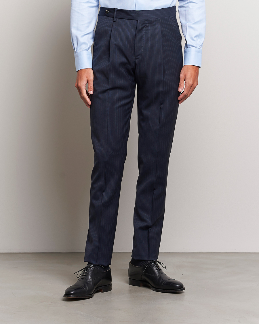 Herren |  | PT01 | Slim Fit Pleated Wool Trousers Navy Pin