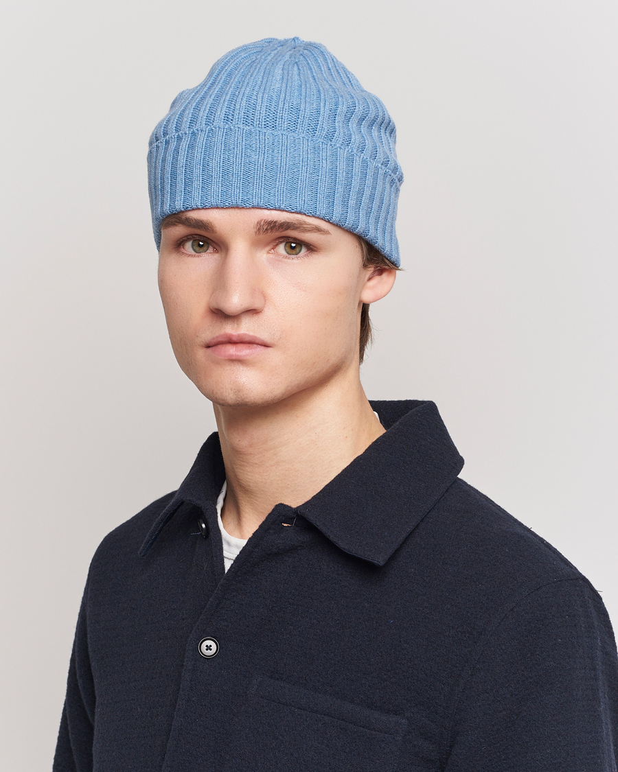 Herren | Piacenza Cashmere Ribbed Cashmere Beanie Light Blue | Piacenza Cashmere | Ribbed Cashmere Beanie Light Blue