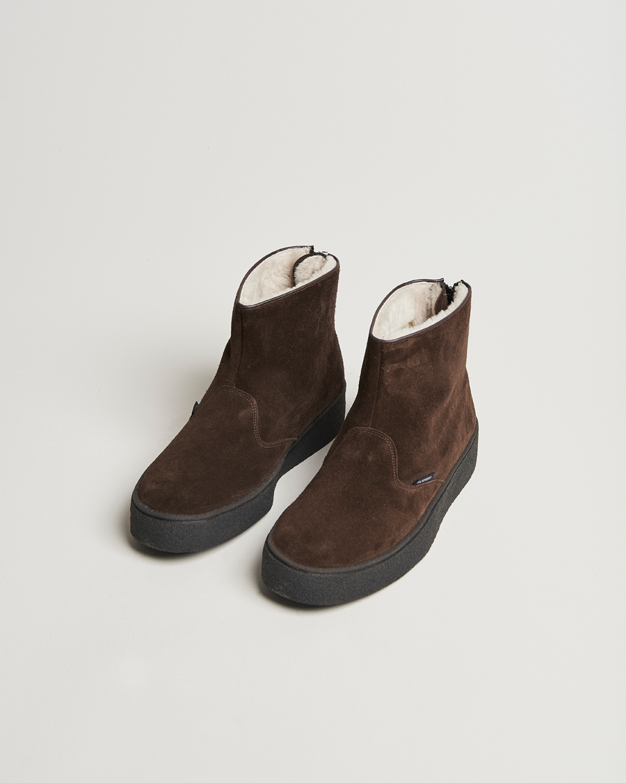 Herren | Sanders Sherling Lined Curling Boot Chocolate Suede | Sanders | Sherling Lined Curling Boot Chocolate Suede