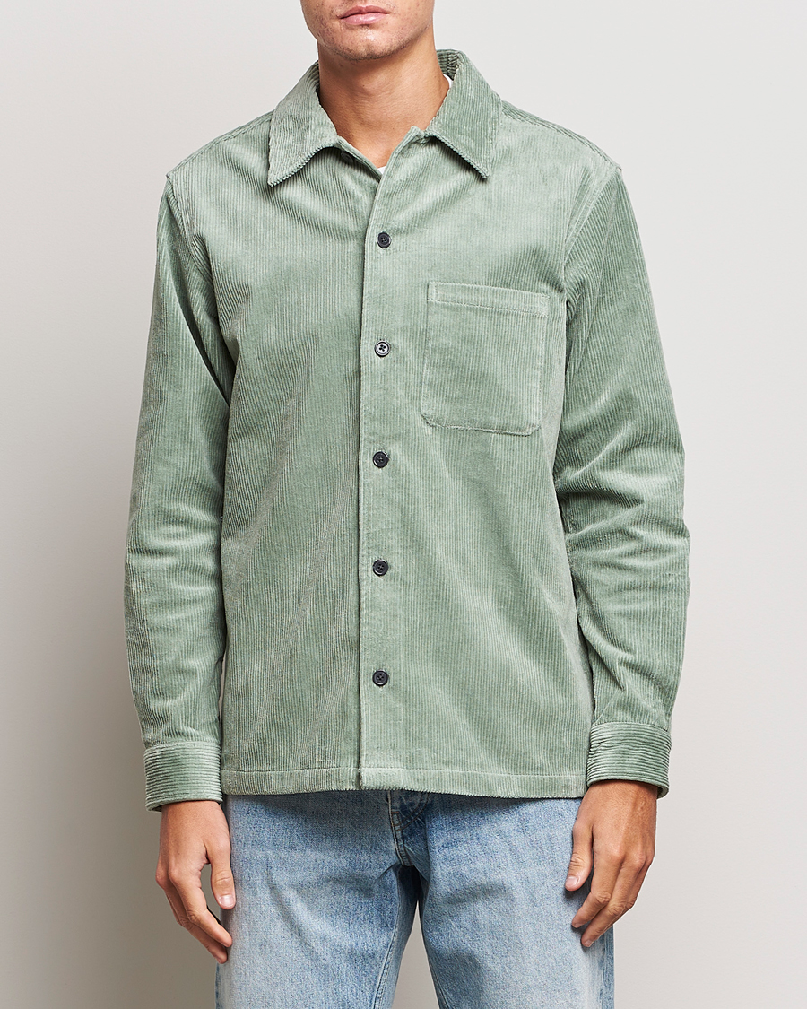 Herren | An overshirt occasion | Samsøe & Samsøe | Damon Corduroy Overshirt Iceberg Green