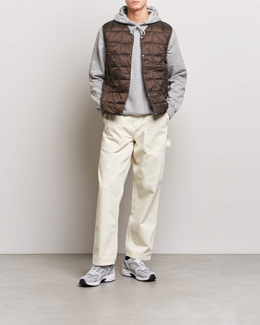 Herren | Westen | TAION | V-Neck Lightweight Down Vest Dark Choco