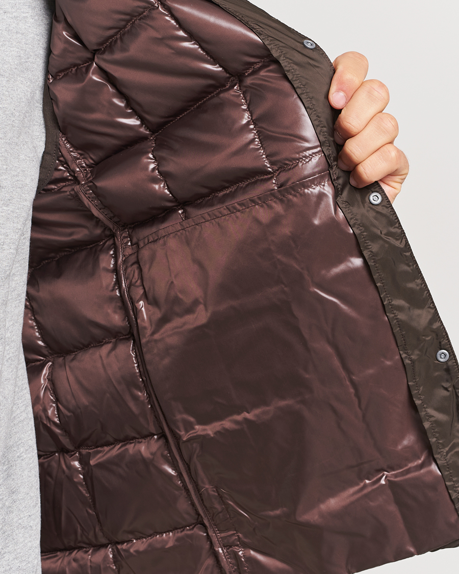 Herren | Westen | TAION | V-Neck Lightweight Down Vest Dark Choco