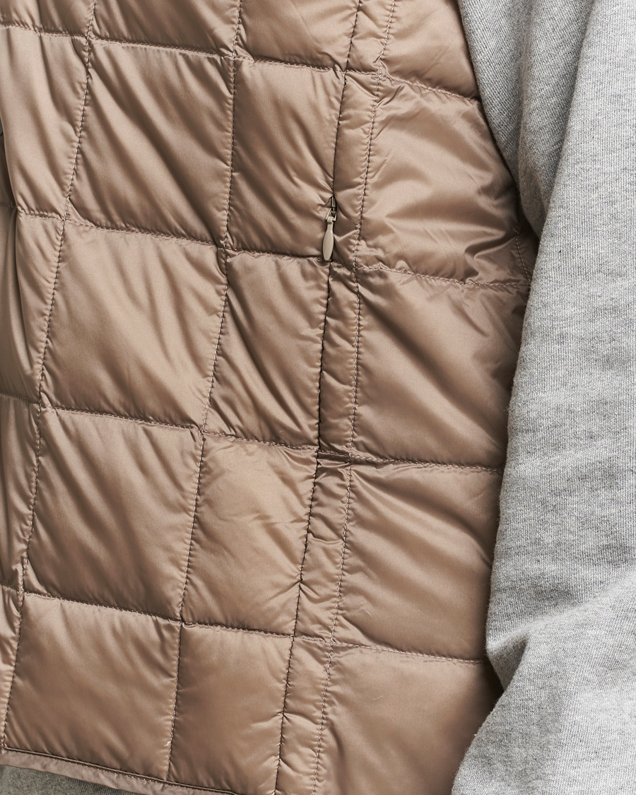Herren | Jacken | TAION | V-Neck Lightweight Down Vest Khaki
