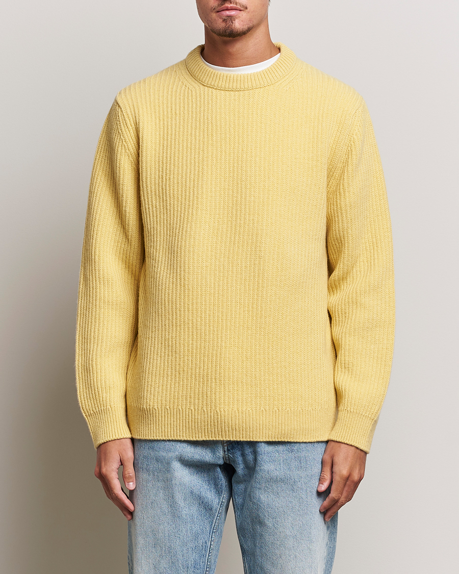 Herren |  | Nudie Jeans | August Wool Rib Knitted Sweater Citra Yellow